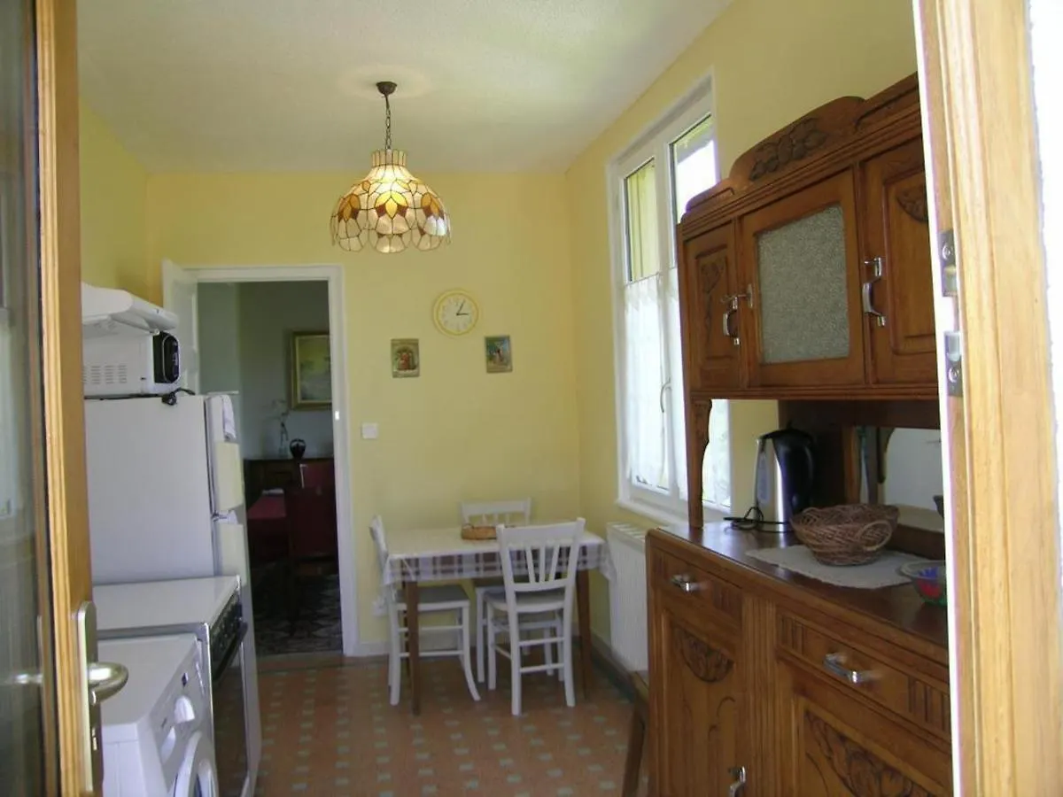 Charmant Gite Avec Jardin Privatif, Cheminee Et Tennis Gratuit A Saint-Ennemond - Fr-1-489-11 0*,  France